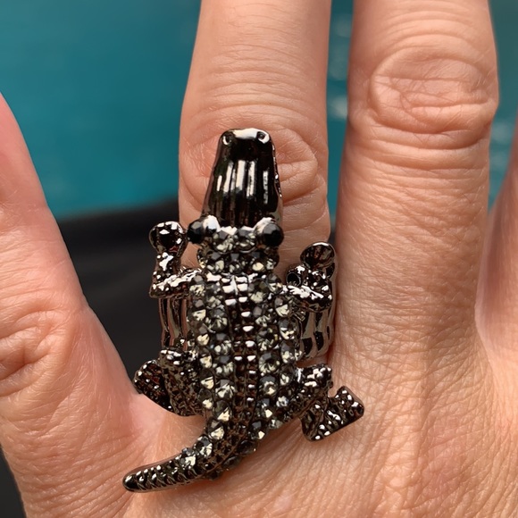 New Alligator Crystal Stretch Ring - Picture 8 of 8